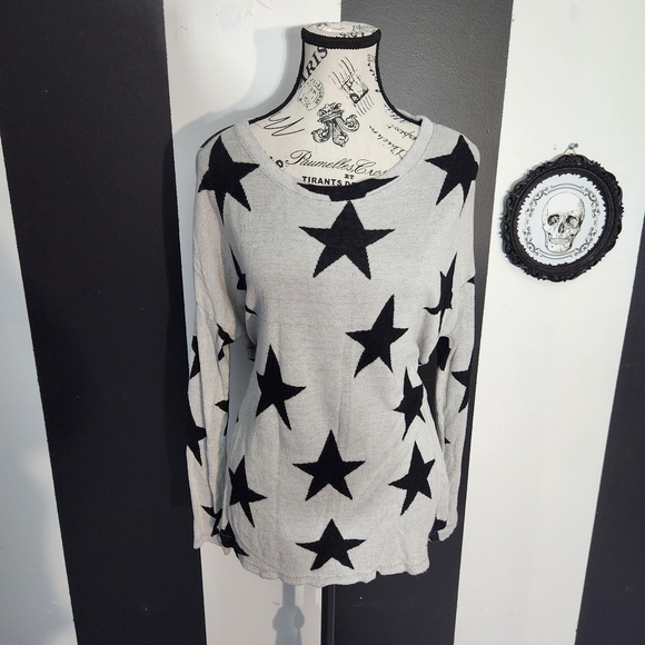 Oversized Star Print Sweater - Picture 2 of 7